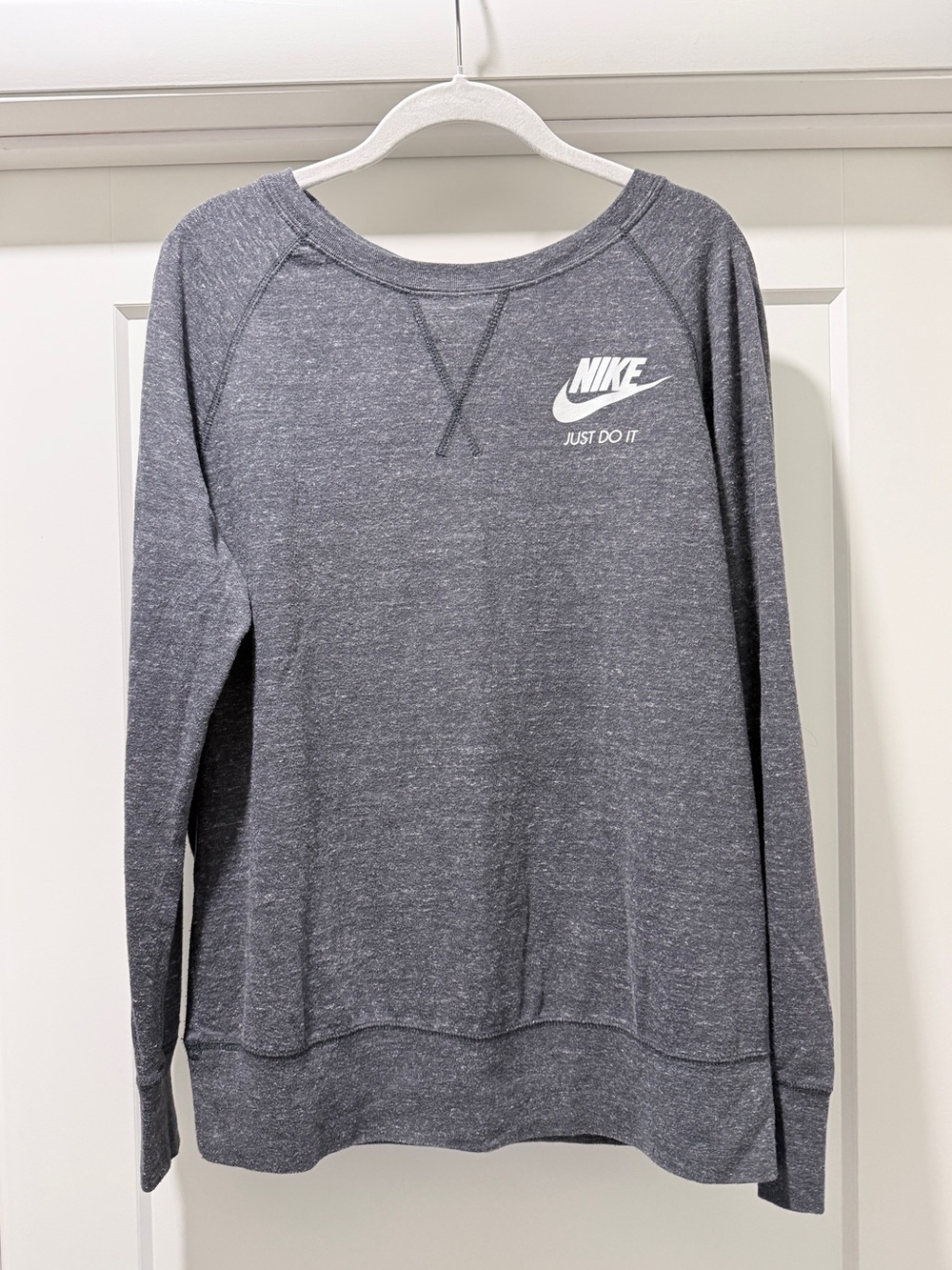 Nike lightweight pullover, size large